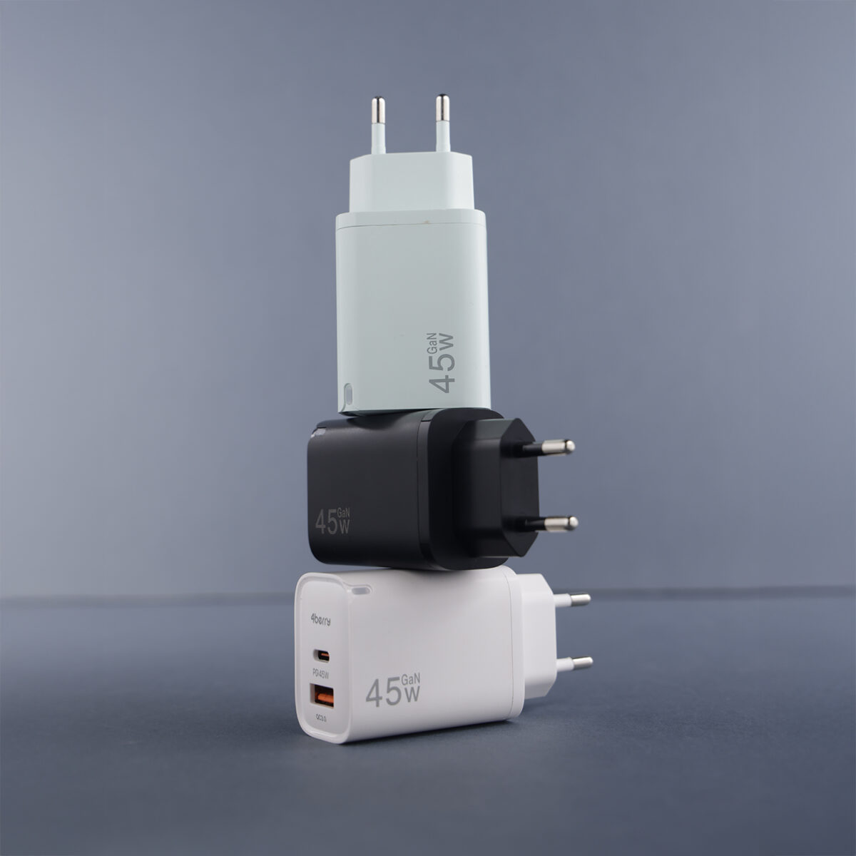 AD17 45W Siyah Süper Hızlı Şarj Adaptörü – Çift Port USB-A & USB-C, PD + QC3.0 Destekli - Image 4