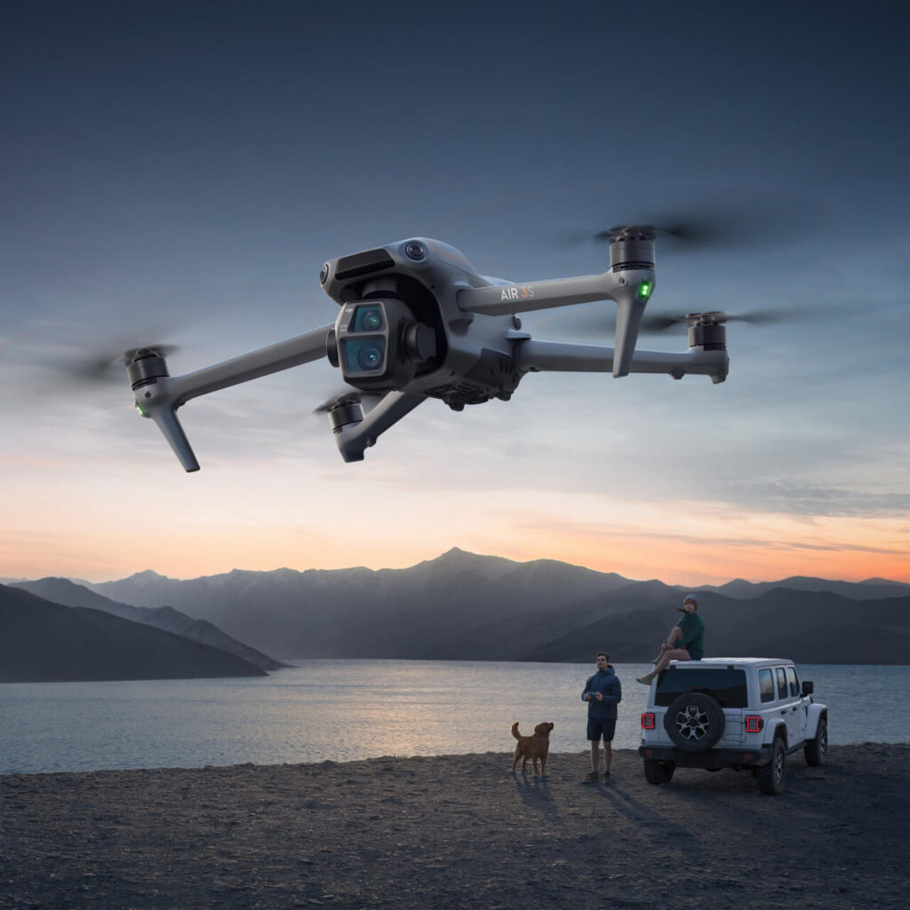 DJI Air 3S — çift kameralı gimbal detayı