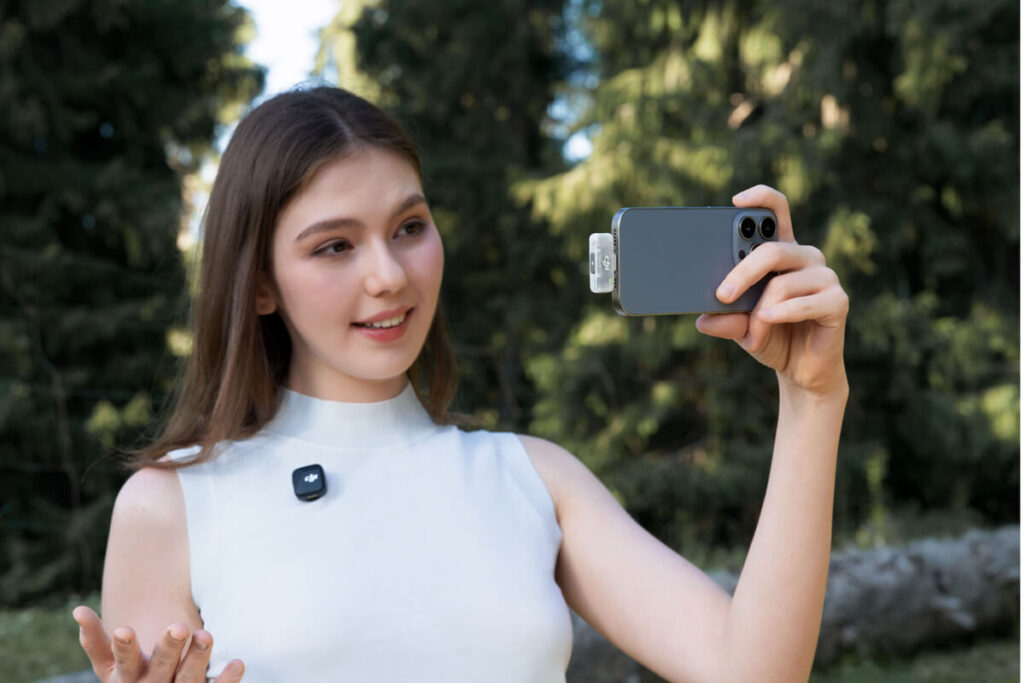 DJI Mic Serisi Mobil Alıcı — telefona takılı, kablosuz kayıt