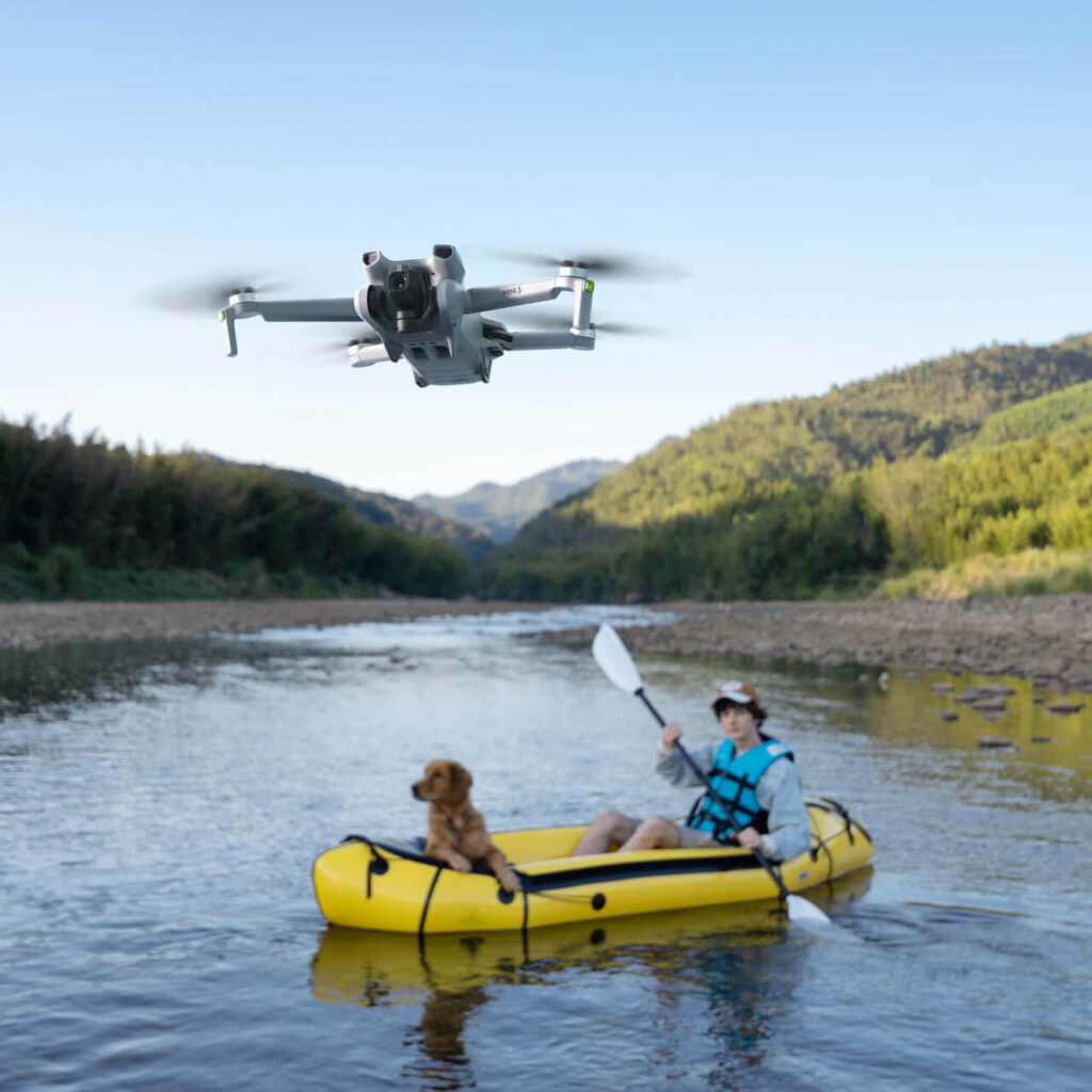 DJI Mini 3 — nehir üzerinde takip çekimi