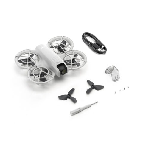 DJI Neo — kutudan çıkan tüm parçalar