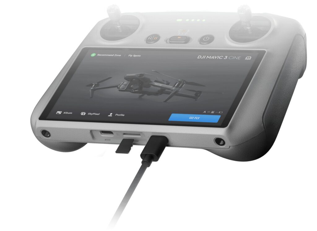 DJI RC — kullanım görünümü