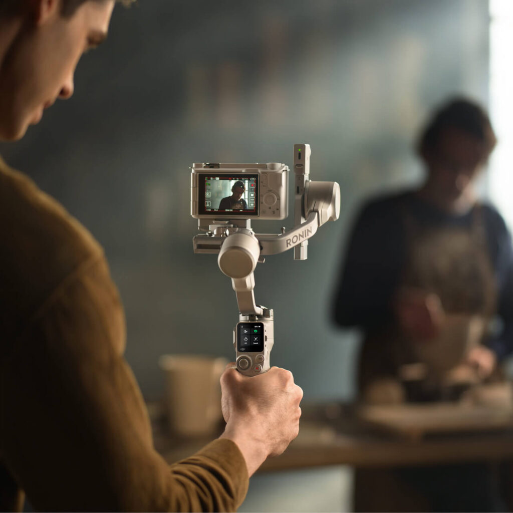 DJI RS 4 Mini — aynasız kamera ile günlük çekim